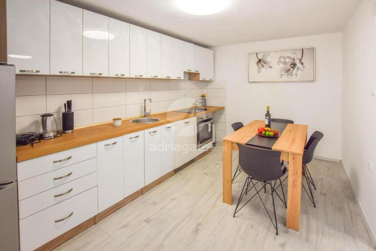 Suite Apartment Toni Poljana  Eksteriør billede