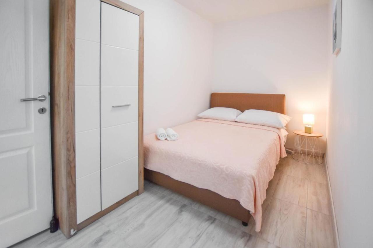 Suite Apartment Toni Poljana  Eksteriør billede