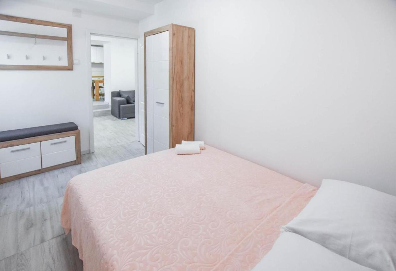 Suite Apartment Toni Poljana  Eksteriør billede