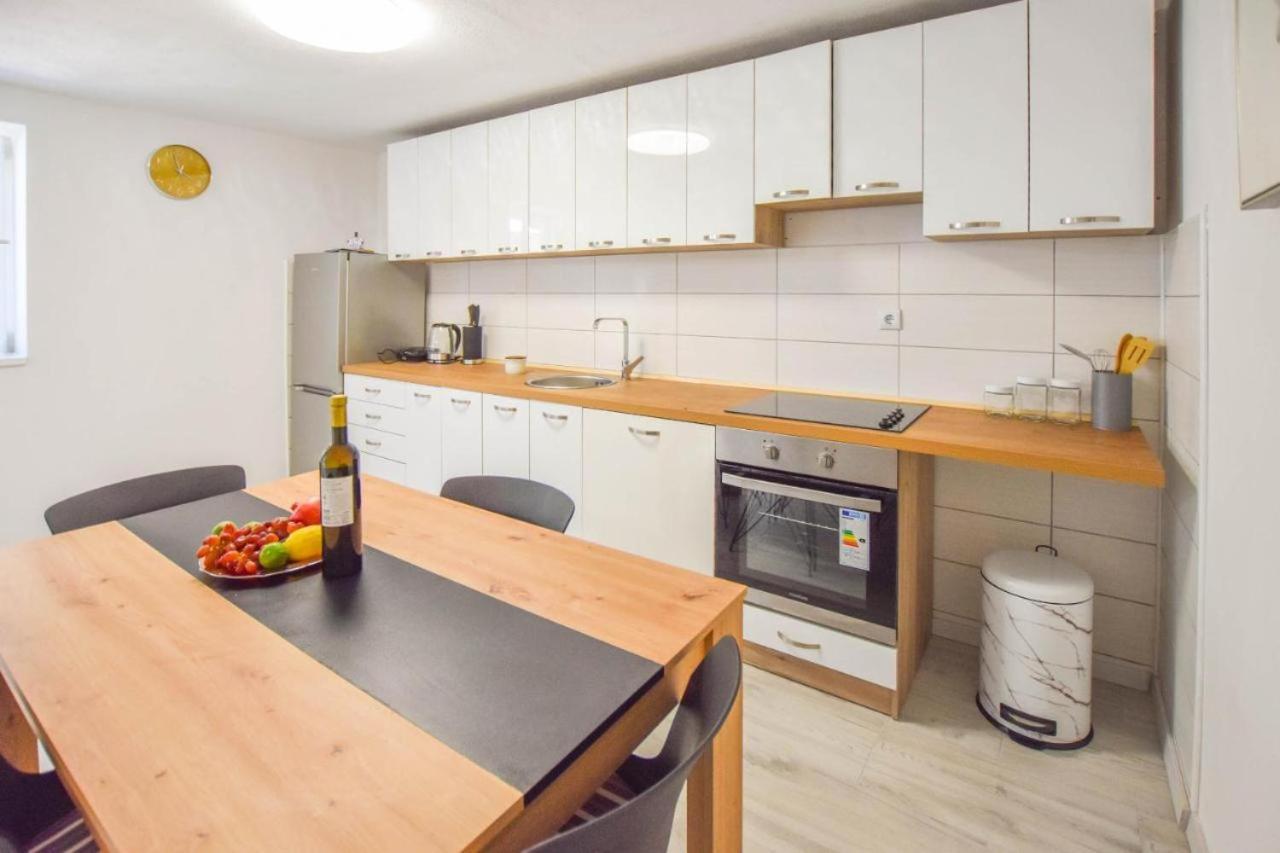 Suite Apartment Toni Poljana  Eksteriør billede